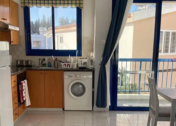 Blue Tasteful Complex Pool View アパート