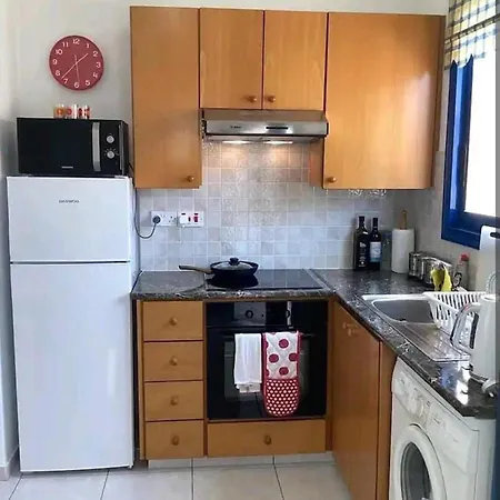 Blue Tasteful Complex Pool View Apartament Paphos